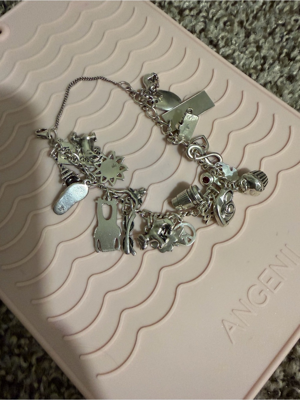 James Avery charm bracelet with charms - Picture 3 of 3